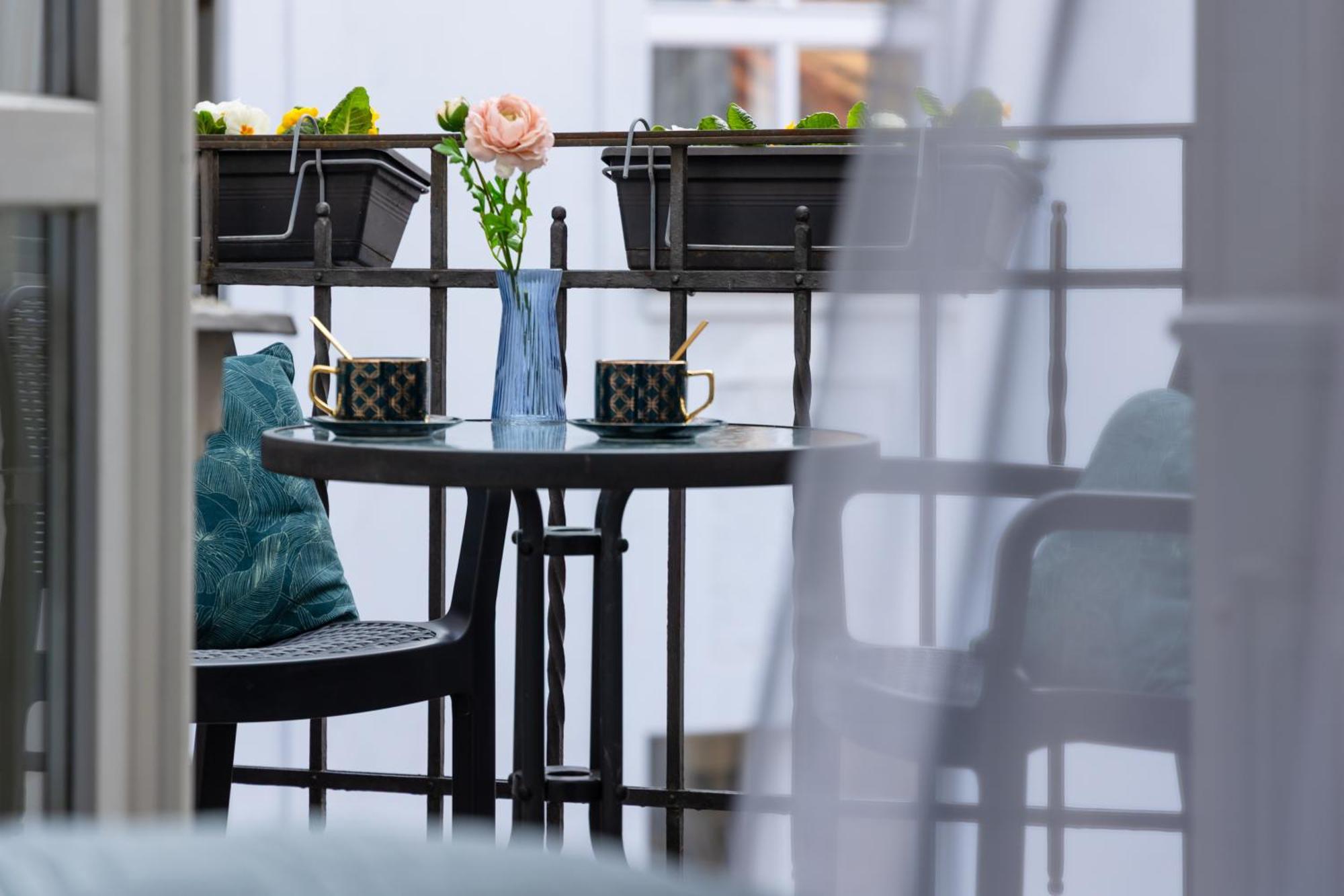 Decadent Art Deco Balcony Apartment In Old Town 프라하 외부 사진