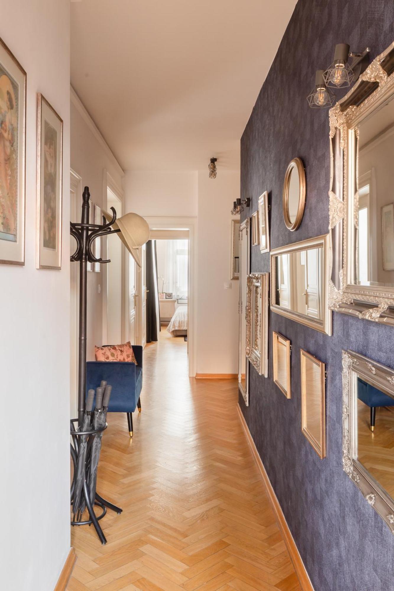 Decadent Art Deco Balcony Apartment In Old Town 프라하 외부 사진